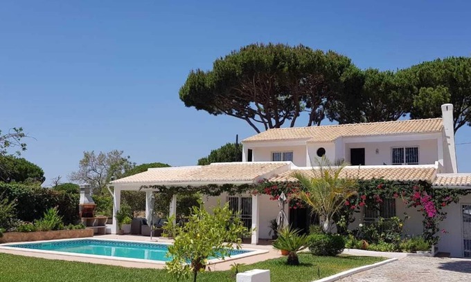 Vilamoura Apartment | Beautiful detached villa,four bedrooms, private heatable pool,in a tranquil area