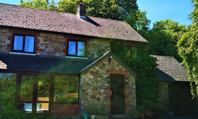 Buckfastleigh Cottage | Beautiful Devon Country Cottage on Edge of Dartmoor National Park