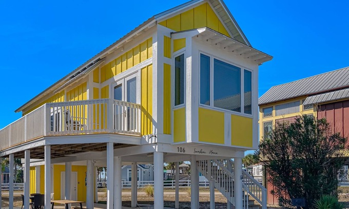 Carrabelle Cottage | Beautiful, dog-friendly cottage with deck & patio - stroll to Carrabelle Beach