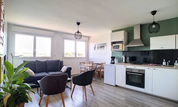 Donville-les-Bains Apartment | Beautiful duplex apartment near the sea (the stopover)