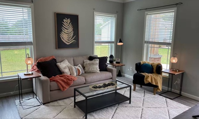 Harvest Apartment | Beautiful Duplex for 4 Near Madison