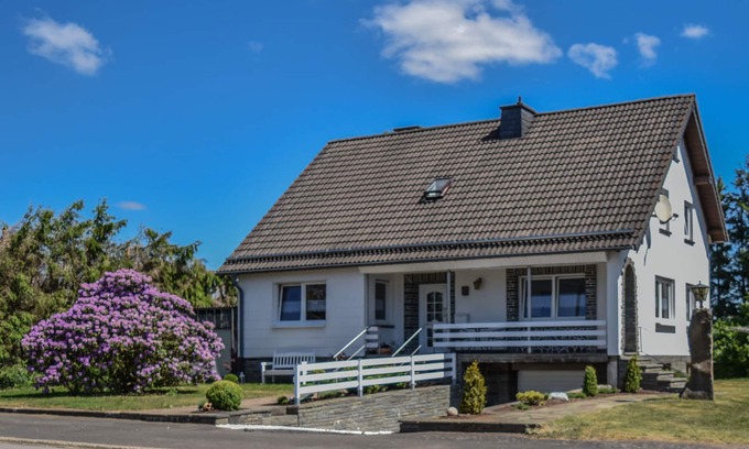 Hellenthal House | Beautiful Eifel vacation home with garden and barbecue area
