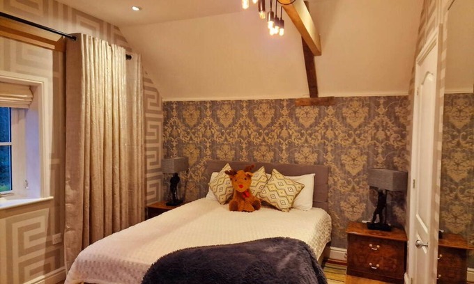 Wincanton Bed & Breakfast | Beautiful en-suite double rm in a small country home c/w spa, supper & breakfast