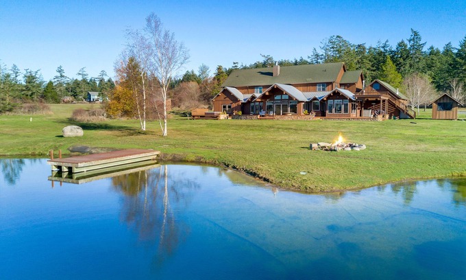 Friday Harbor House | Beautiful & Enjoyable Estate! Hot Tub! (sjvve)