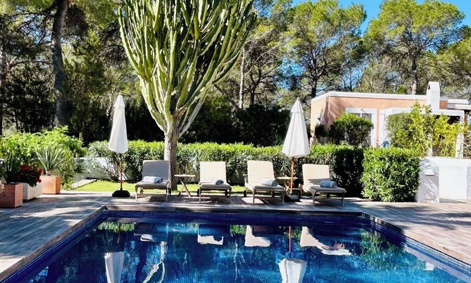 Sant Carles de Peralta House | Beautiful house for 6 people located in the countryside