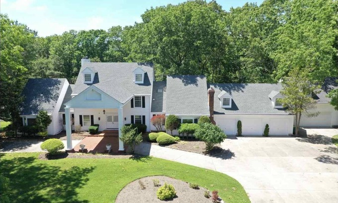 Egg Harbor City House | Beautiful Estate with Tennis Court and Swimming Pool