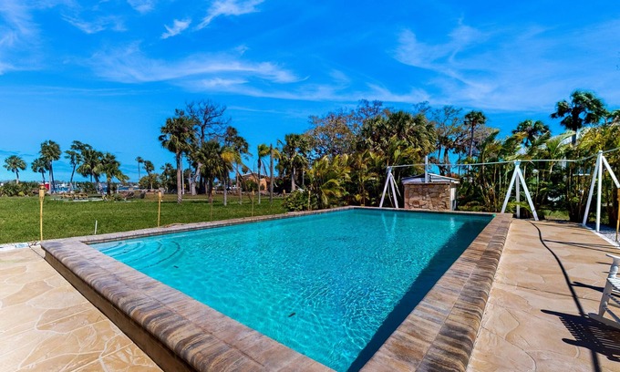 Port Richey House | Beautiful Estate on Millers Bayou w/Free WiFi, Game Room, Firepit & Hammock