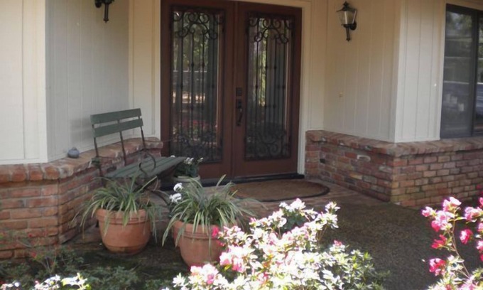 Alta Sierra House | Beautiful European-Style Home Across from Golf Course W/Pool