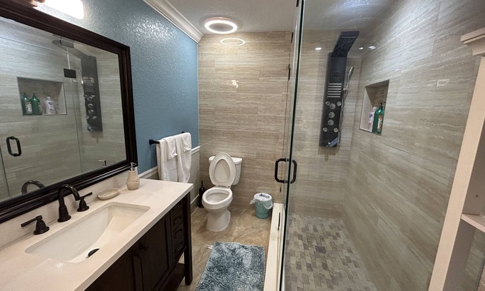North Lauderdale House | Beautiful Family home