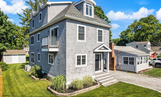 Saybrook Manor House | Beautiful Family Friendly Beach Home in Old Saybrook!