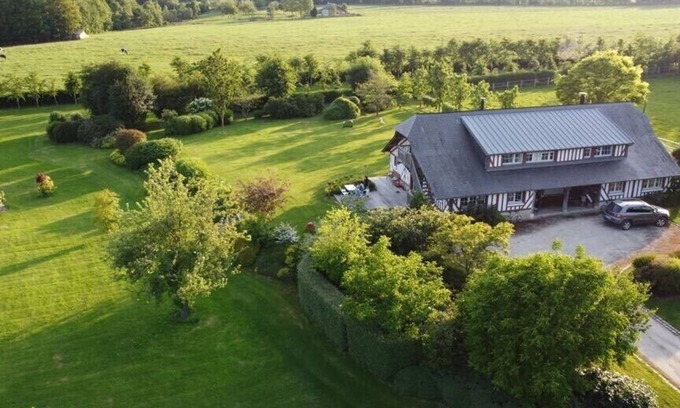 Quetteville Cottage | Beautiful family home with heated pool and tennis court 15 minutes from Deauville