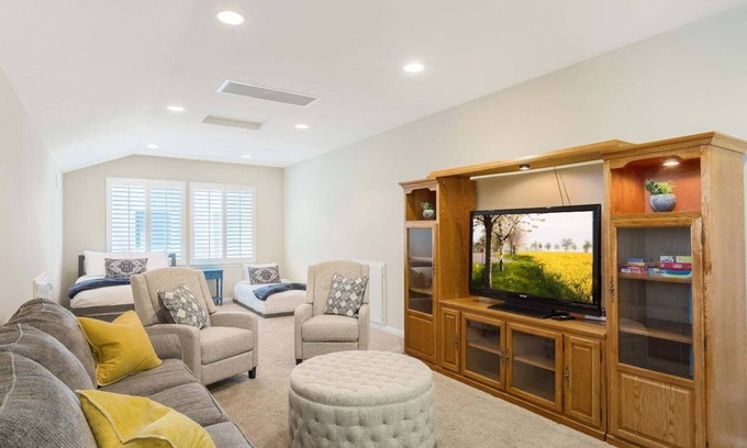 Temecula House | Beautiful Family Home, Large Patio & Backyard