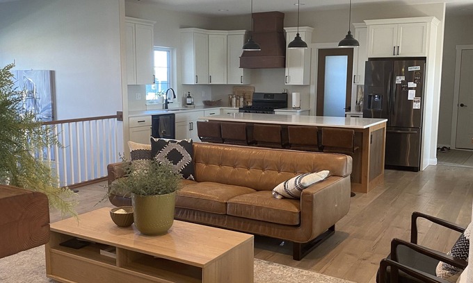 Tiffin House | Beautiful family home perfect for football weekends!