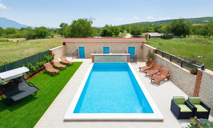 Central Dalmatia Villa | Beautiful family villa in pure nature - Brela beach 30 minutes