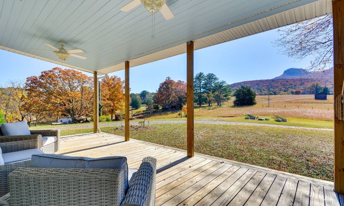 Pilot Mountain House | Beautiful Farmhouse w/Pilot Mtn State Park Views!