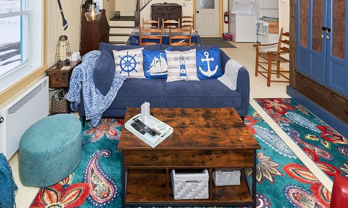 Matane House | Beautiful farmhouse in front of the magnificent St-Lawrence river!nPet-friendly