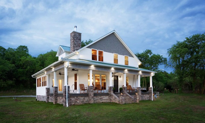 Carthage House | Beautiful Farmhouse On 180 Acre Farm on Caney Fork River ~ Natural Retreat!
