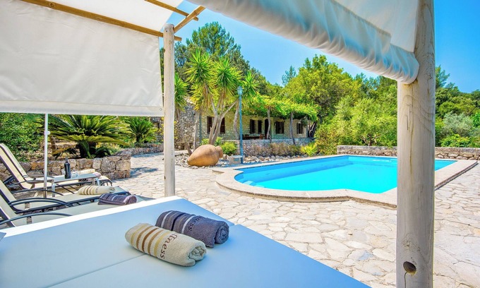 Campanet Villa | Beautiful Finca "Na Garrovera" in Pollenca