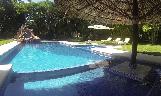 Puerto San Jose House | Beautiful Five Bedroom Ocean Home CH002
