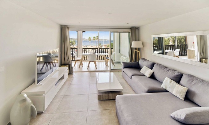 Gassin Apartment | Beautiful flat with sea view - 4P - Gassin