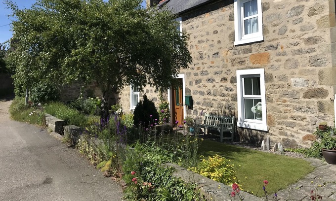 Findhorn Cottage | Beautiful four bedroom cottage in the heart of Findhorn.