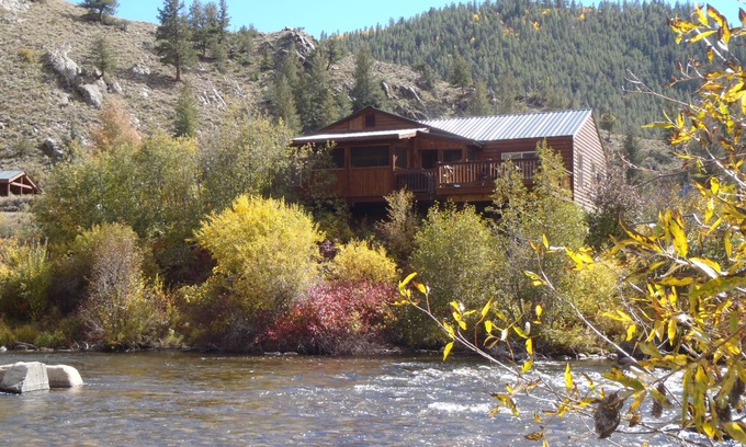 Almont Cabin | Beautiful Four Bedroom Taylor River Cabin with Private Hot Tub