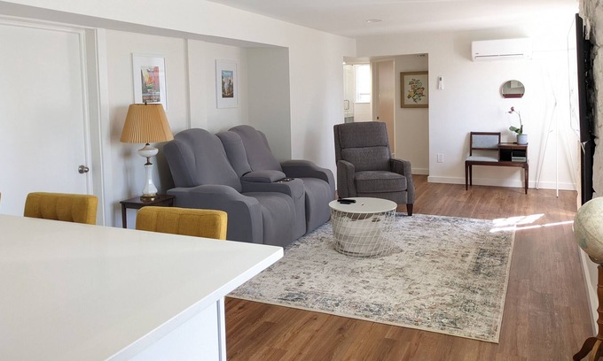 Greentree Apartment | Beautiful, fully renovated 1-bedroom suite, 20 minutes from Philadelpia