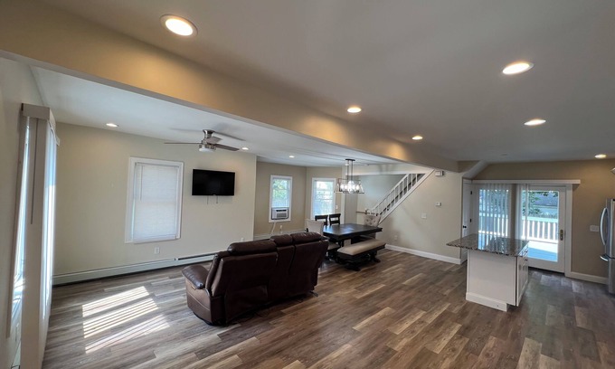 Riverside House | BEAUTIFUL FULLY FURNISHED HOUSE