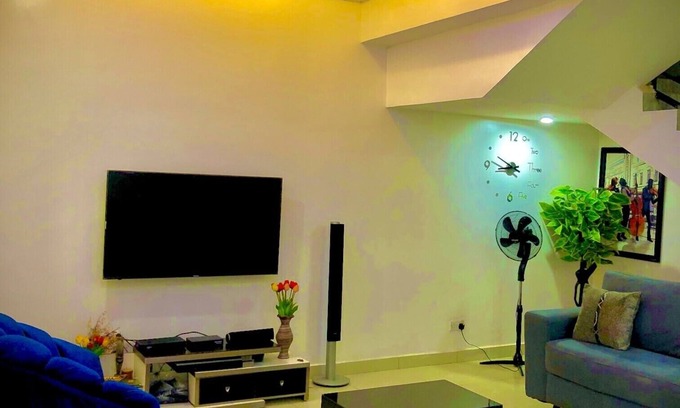 Karsana House | Beautiful furnished 2 bedroom house in Abuja, FCT, Nigeria - Six Star