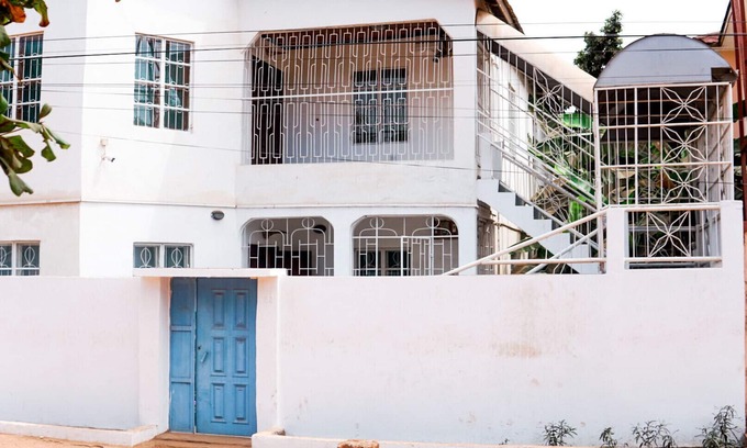 Serrekunda House | Beautiful furnished four bedroom house fitted with WIFI and exterior CCTV camera