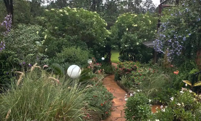 Karen Apartment | Beautiful Garden Apartment - access to private gazebo and garden