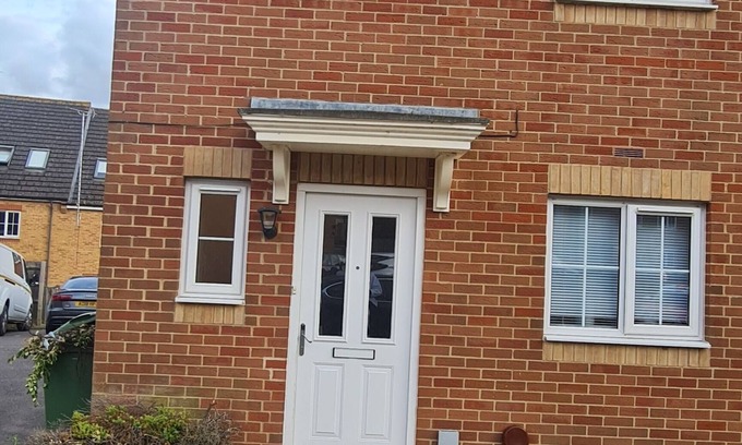 Leighton Buzzard House | Beautiful Generous 5-bedroom house superb amenities perfect home-away-from-home
