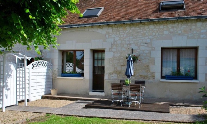 Noyant-Villages Cottage | Beautiful gite in Heart of the Loire Valley UNESCO region of Outstanding Beauty