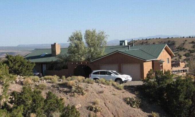 Placitas House | Beautiful & Gracious Accommodations in the Sandia Foothills
