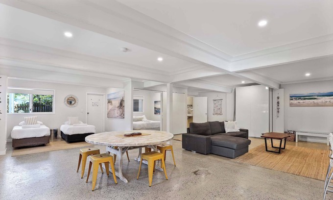 Point Lookout Apartment | Beautiful ground floor unit in Central Point Lookout