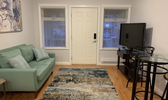 Victoria Apartment | Beautiful ground-level 1-bdrm suite in quiet neighborhood on cul-de-sac