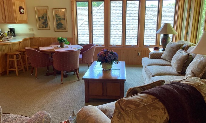 Sapphire House | BEAUTIFUL GUEST HOUSE NEAR THE SMOKEY MOUNTAINS. PROPERY IS FOR VACATION.