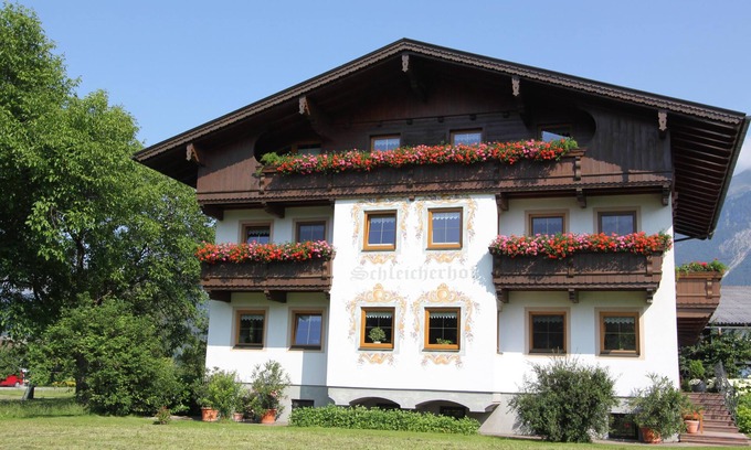 Strass im Zillertal Apartment | Beautiful holiday home on a farm