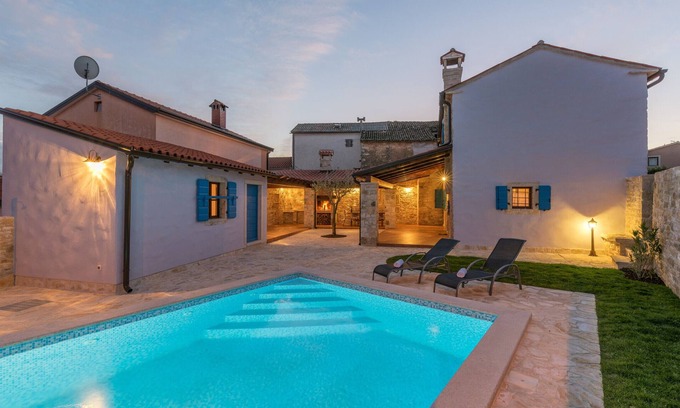 Bibali Villa | Beautiful Heritage Villa Croc with pool in Buje