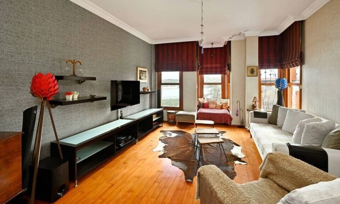 Arnavutkoy House | Beautiful Historic 3BD Townhouse + Sea Views! #128