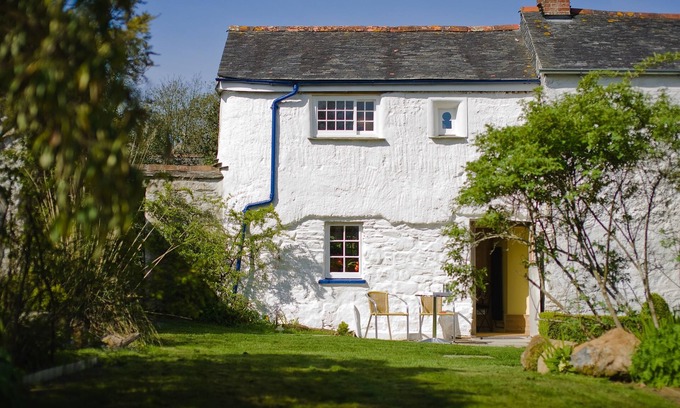 St. Martin Cottage | Beautiful Historic Cottage In 540m2 Walled Garden