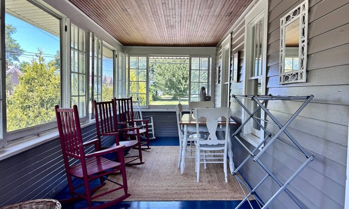 Geneva-on-the-Lake House | Beautiful Historic GOTL Lake Erie Summer Home