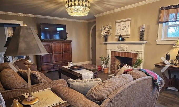 Lewisburg House | Beautiful, historic home, fully remodeled and furnished. Smoke free