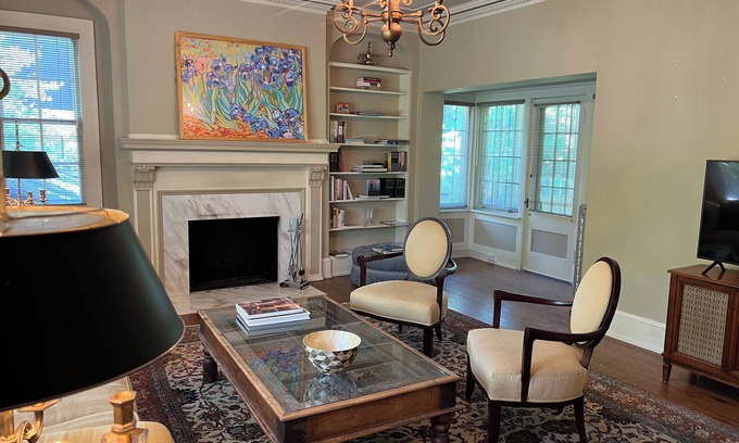 Northpoint House | Beautiful historic home in Milwaukee’s coveted landmark lakefront neighborhood.