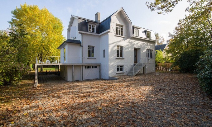 St. Genesius-Rode Villa | Beautiful house next to the forest-Brussels