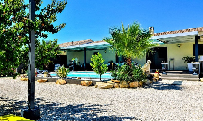 Saint-Victor-la-Coste House | Beautiful home in St Victor la Coste