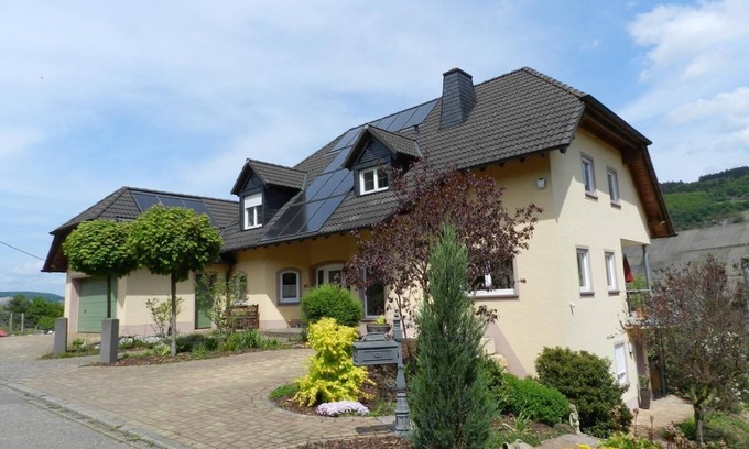 Polich House | Beautiful holiday flat with terrace and Moselle view