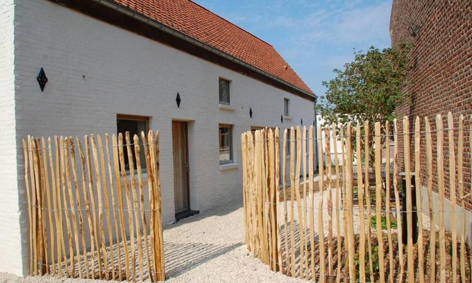 Galmaarden House | Beautiful holiday home in renovated farm 30 mins from Pairi Daiza
