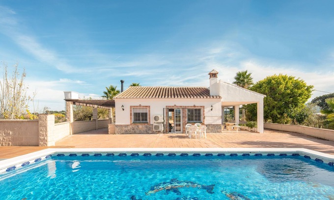 Coin House | Beautiful Holiday Home “Chalet andaluz Los Alberos” with Mountain View