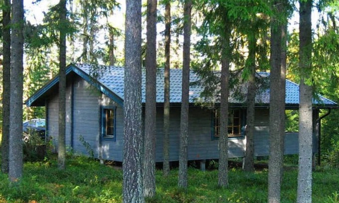 Tavelsjo House | Beautiful holiday home in the countryside between fir trees and blueberry bushes